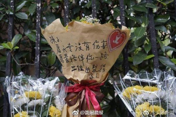 奥尼尔：科比确实是乘客 但有些比赛他的作用比我大 没他就没3冠